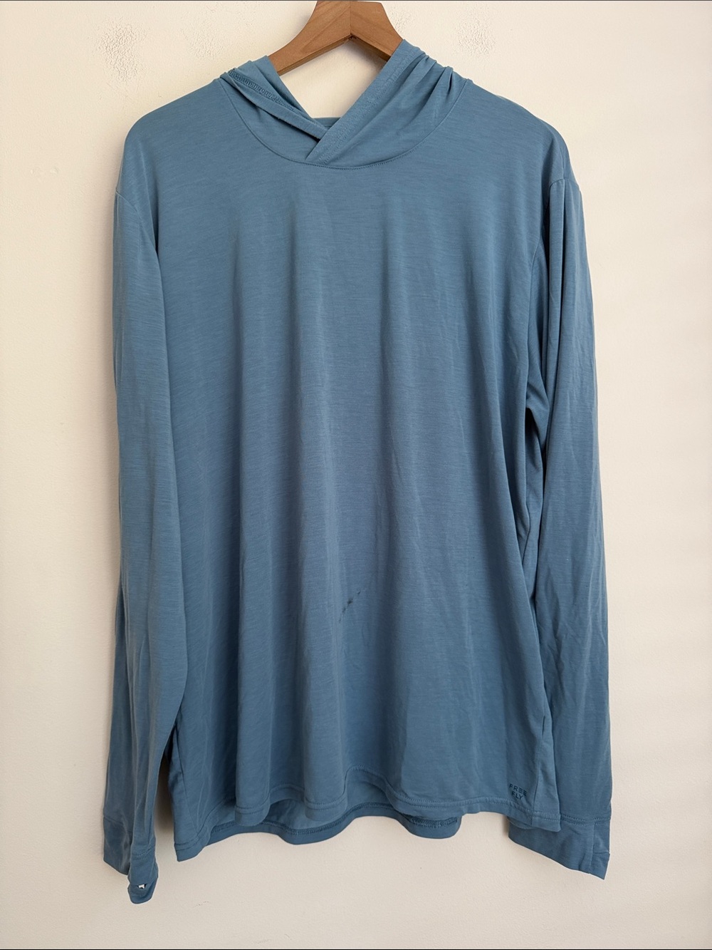 Free Fly elevate Lightweight Navy Hooded Long Sleeve Tee bamboo
